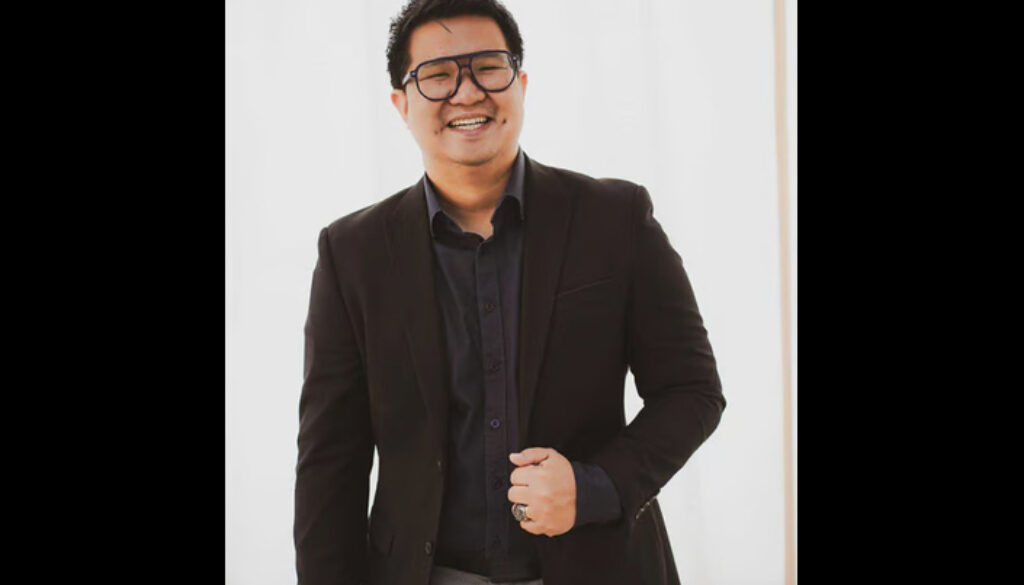 Former Frustrated Engineer Rises as Senior Director for Sales and Business Development (1)